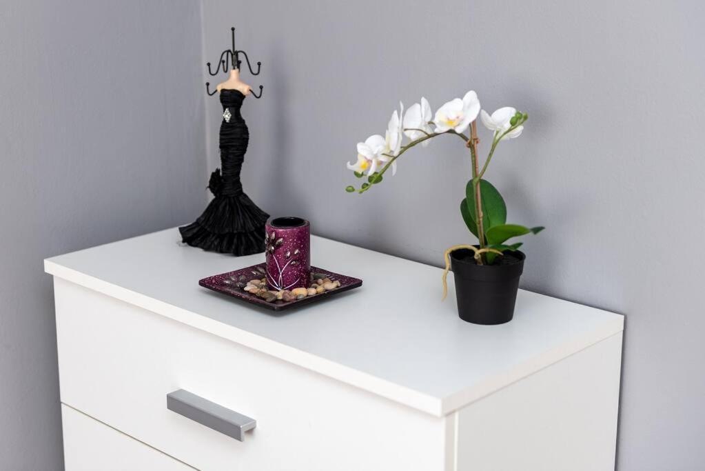 Apartament Spacious And Bright Flat Between Airport & Center *