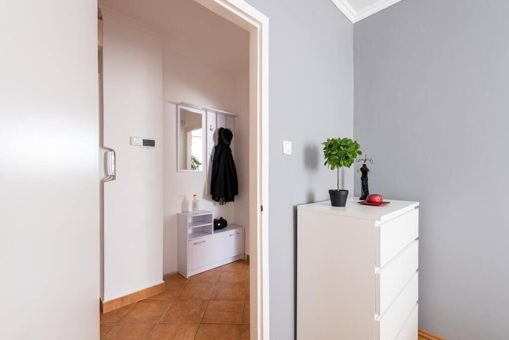 Apartament Spacious And Bright Flat Between Airport & Center Budapesta