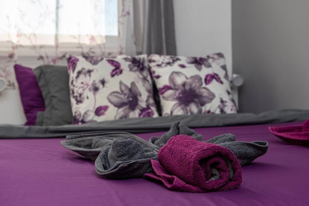 Apartament Spacious And Bright Flat Between Airport & Center
