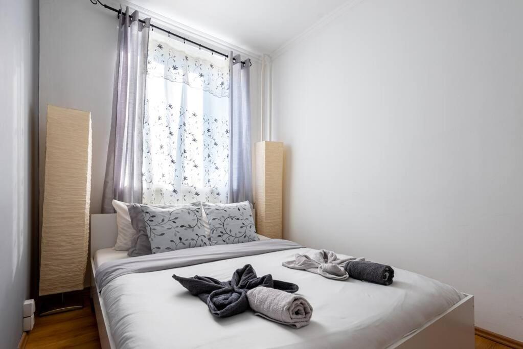 Spacious And Bright Flat Between Airport & Center * Budapesta